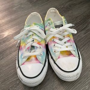 Converse. Worn few times. Good condition.